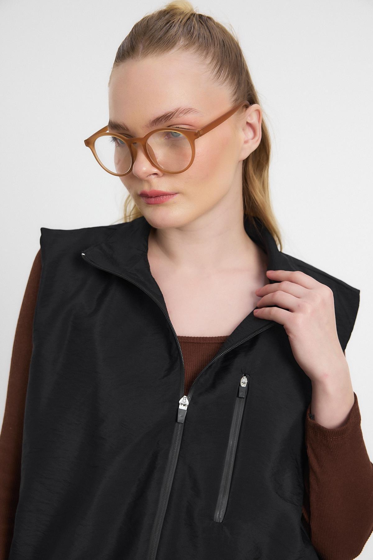 4523A Yan Cepli Sıfır Kol Yelek Siyah - 4