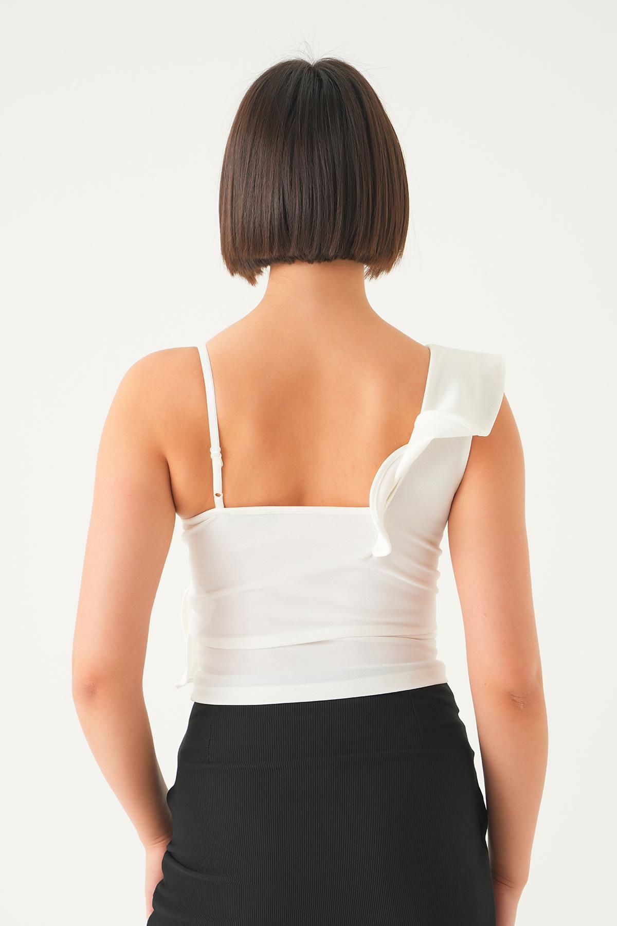 Beyaz Fırfır Detay Bluz 4986 - 6