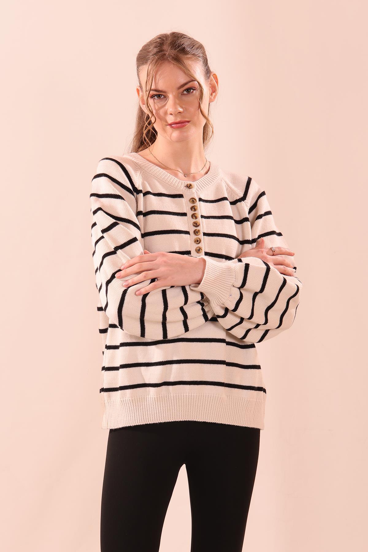 Taş Yaka Düğmeli Balon Kol Kazak 5156 - 3