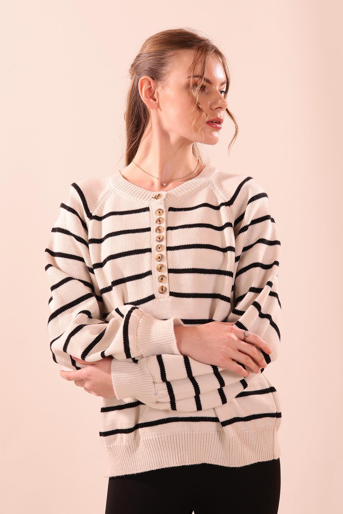 Taş Yaka Düğmeli Balon Kol Kazak 5156 - 5