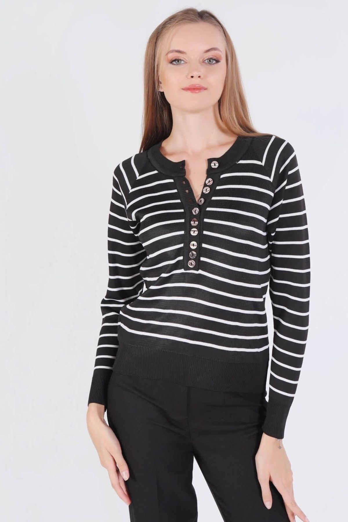 Siyah Çizgili Düğmeli Kazak 7010 - 1