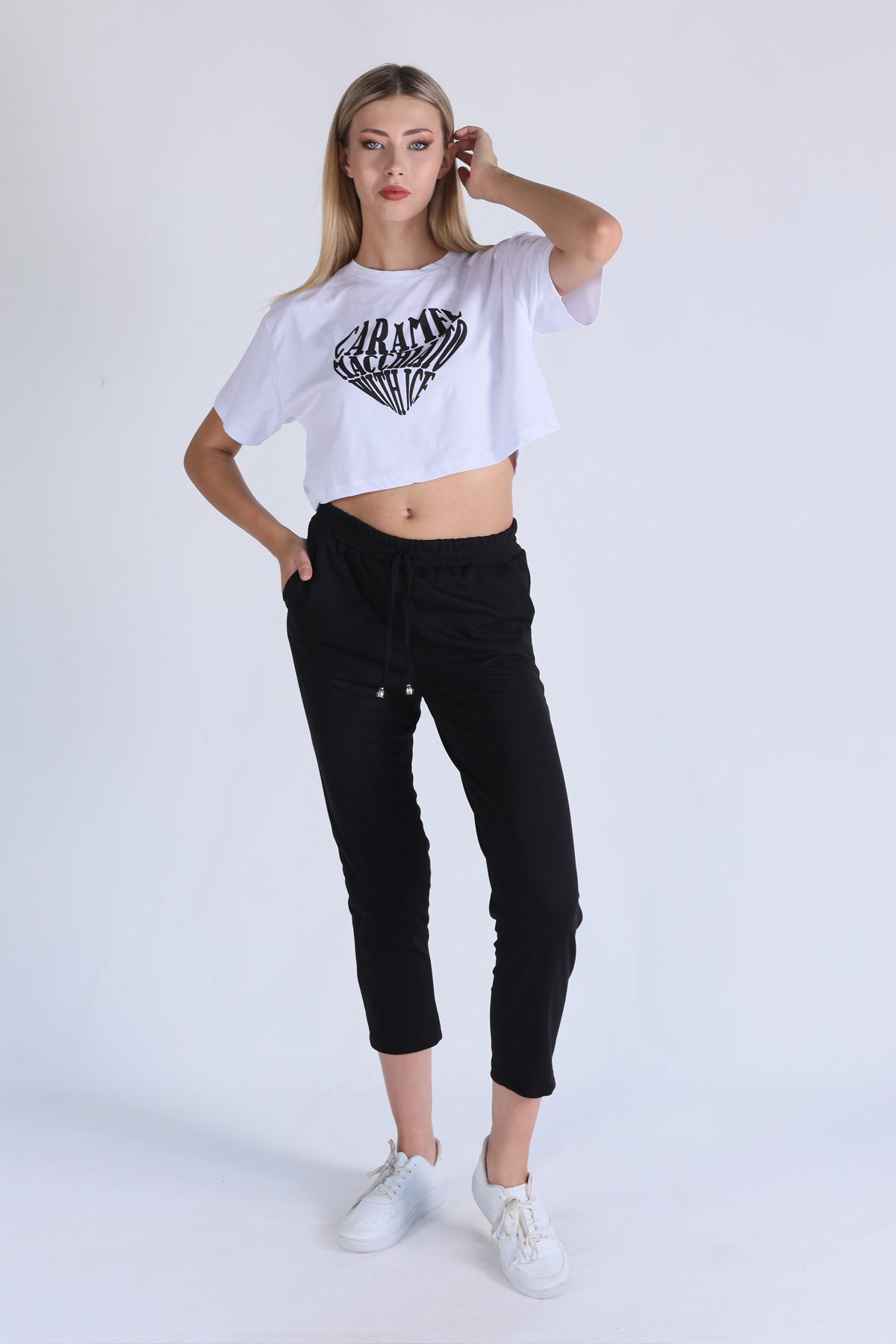 Beyaz Caramel Baskı Crop Tişört 5164 - 4