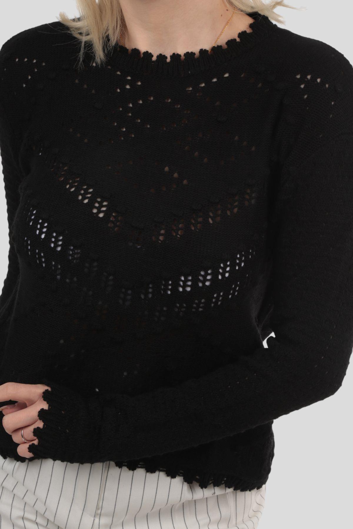 Siyah Yaka Detay İşlemeli Kazak 5164 - 3