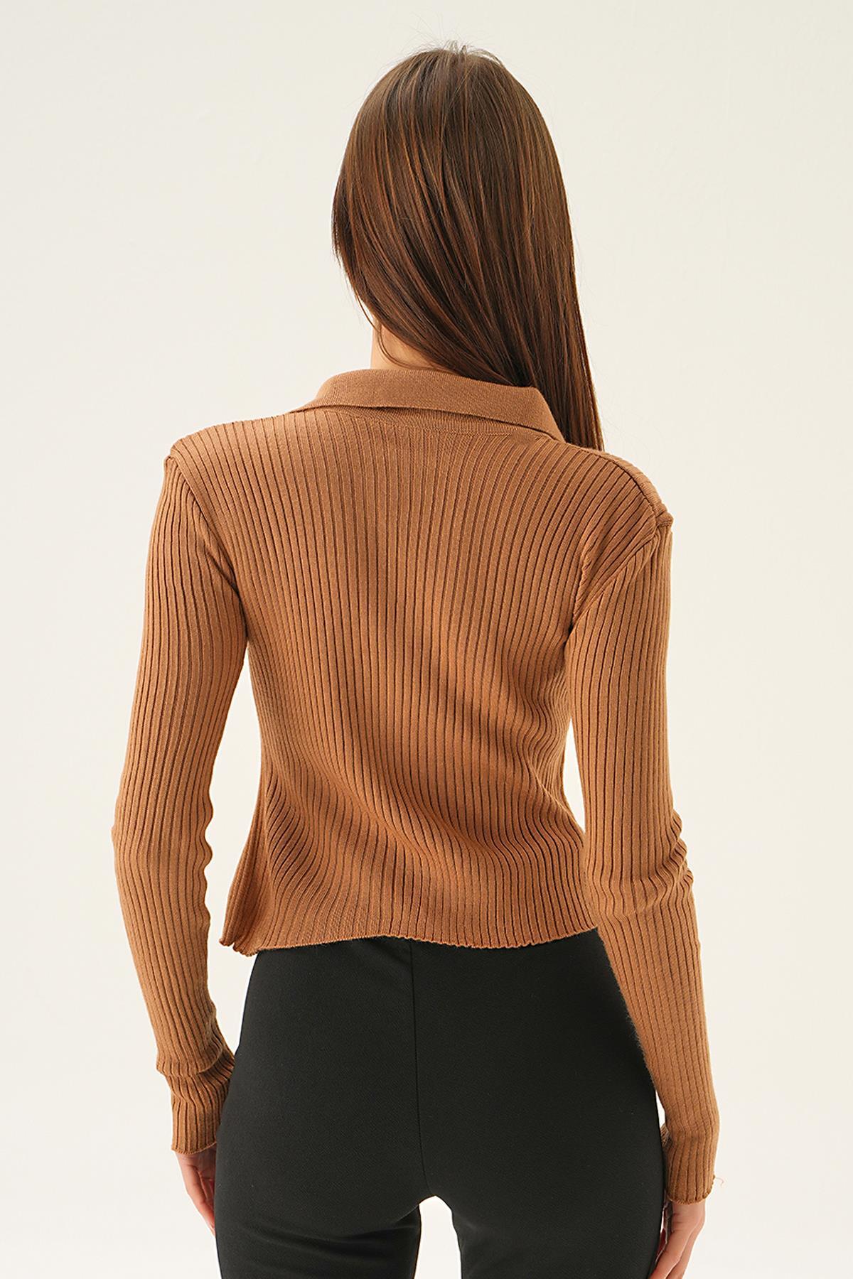 5287 Polo Yaka Düğmeli Bluz Karamel - 4