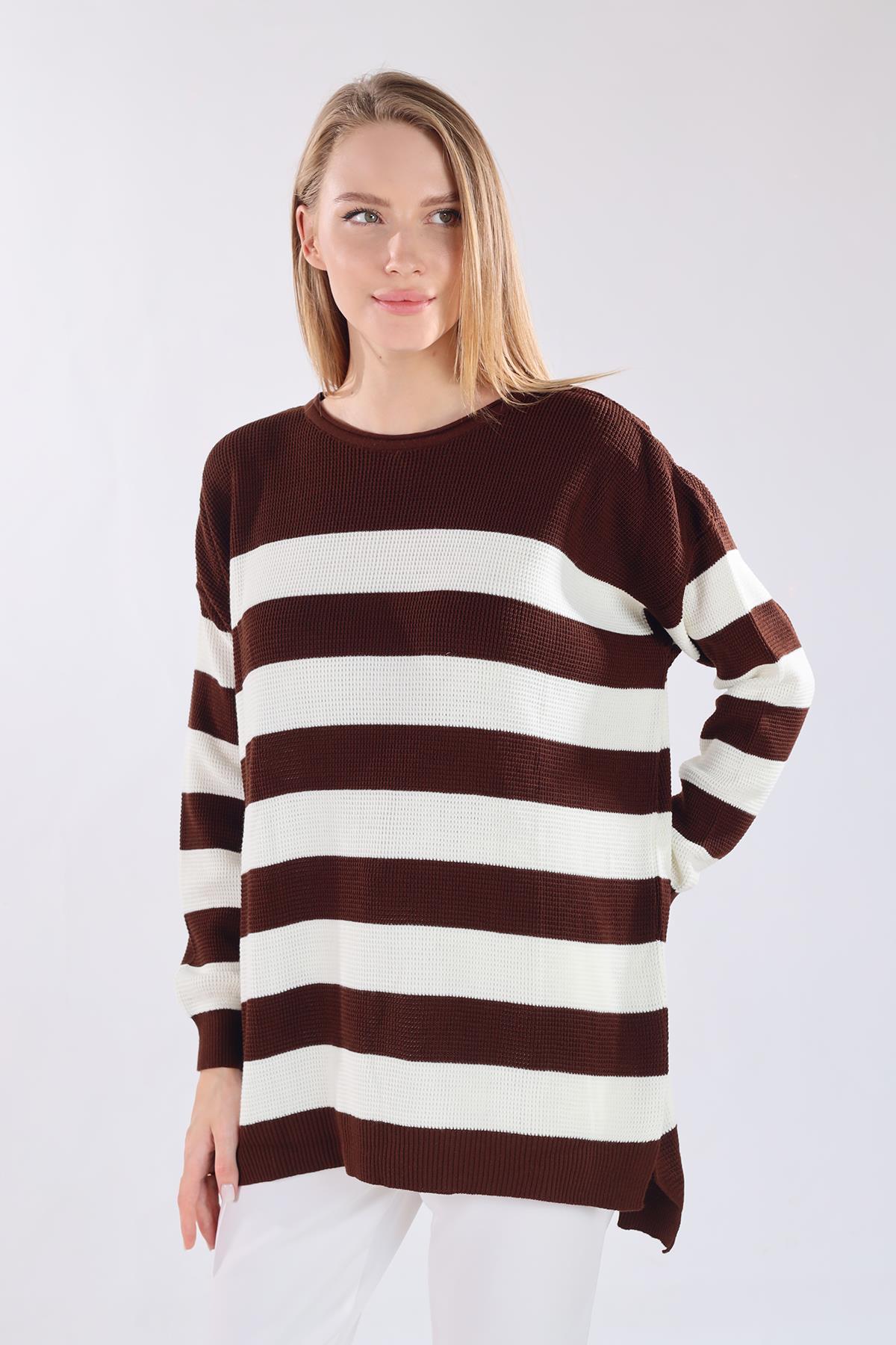 5380 Bisiklet Yaka Çizgili Tunik Acı Kahve - 1