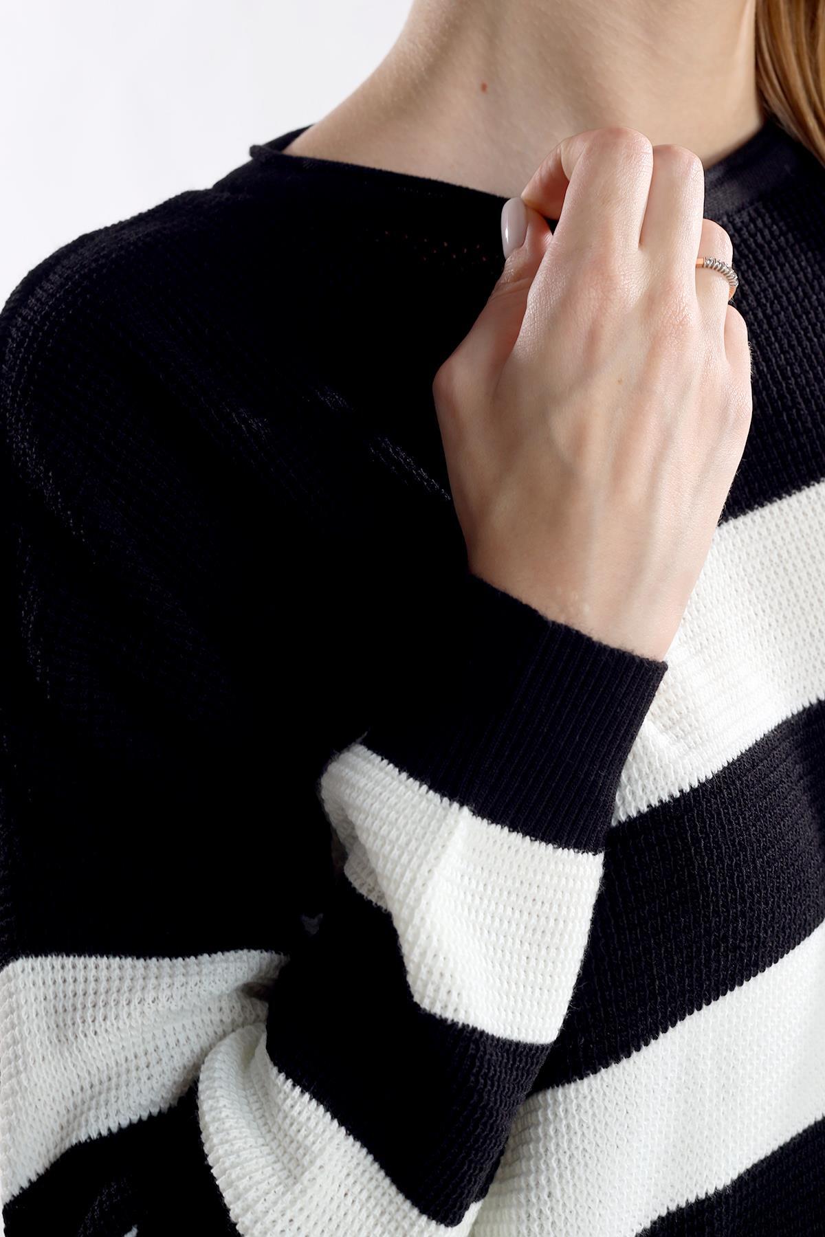 5380 Bisiklet Yaka Çizgili Tunik Siyah - RAYS