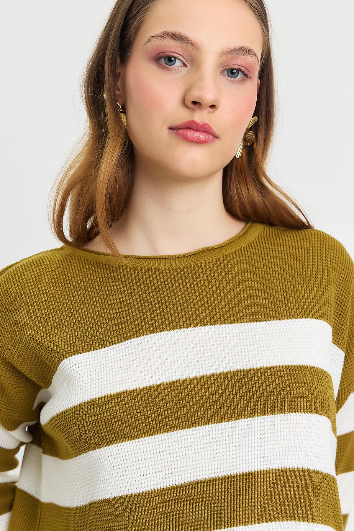 5380 Bisiklet Yaka Çizgili Kazak Yağ Yeşili - RAYS