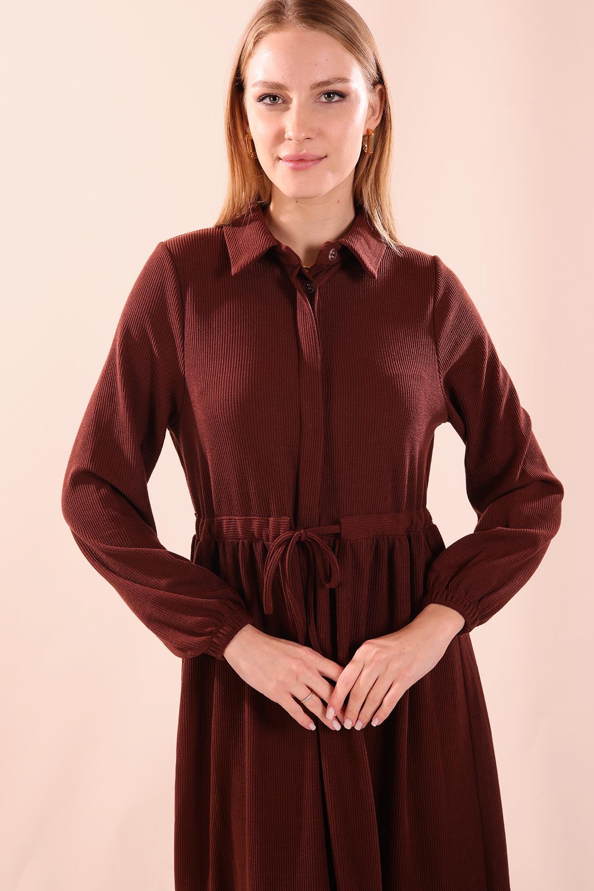 5464 Bel Bağlamalı Düğmeli Elbise Kahve - 2