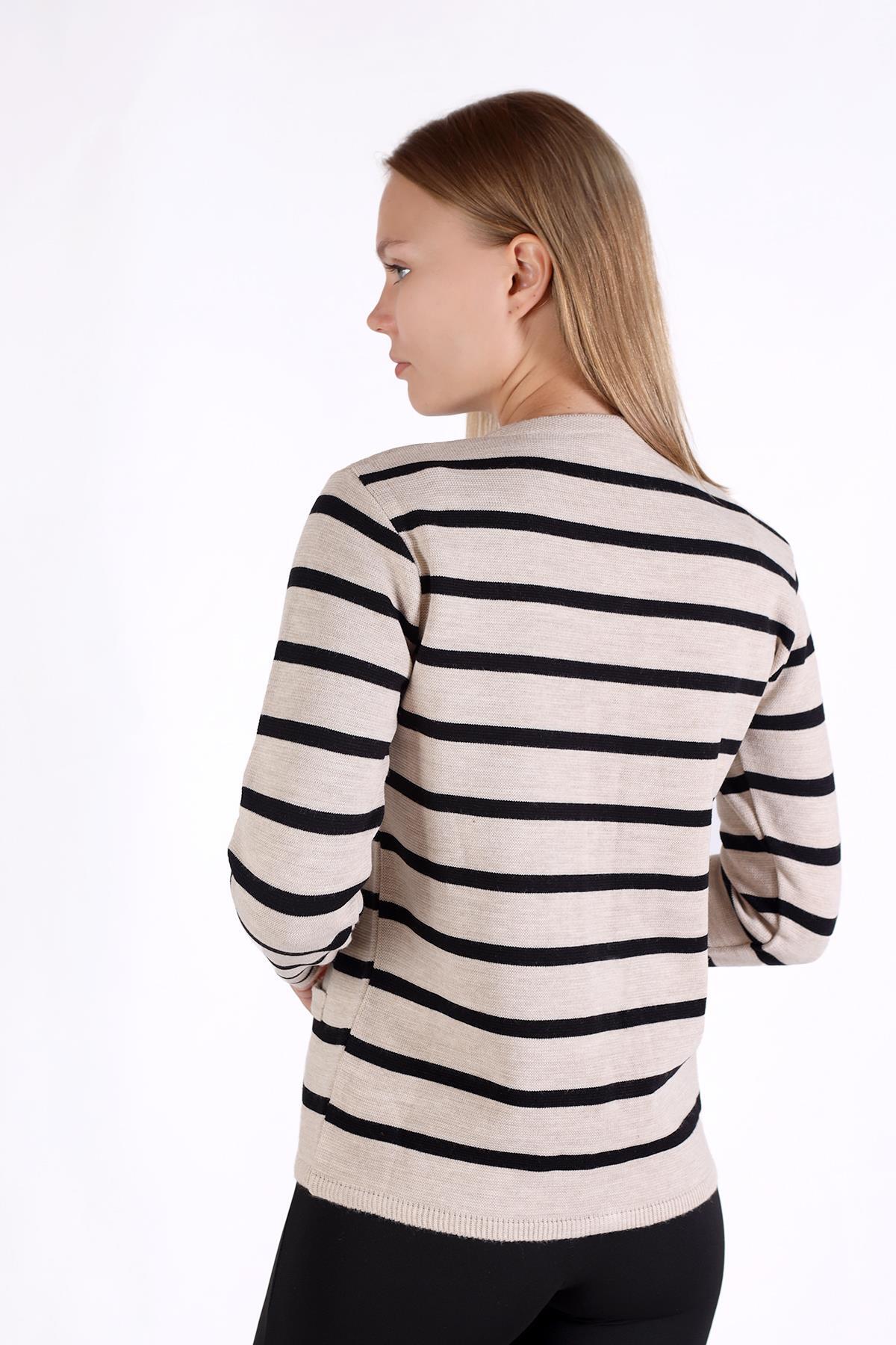 Bej Çizgili Kısa Düğme Detay Hırka 557 - 5