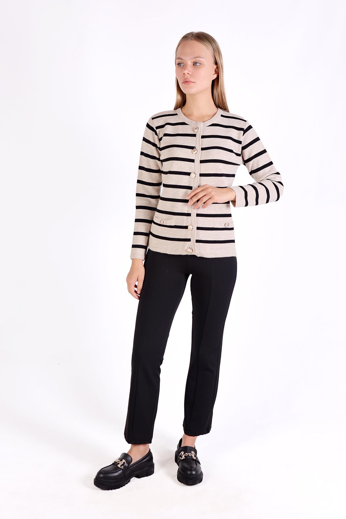 Bej Çizgili Kısa Düğme Detay Hırka 557 - 10