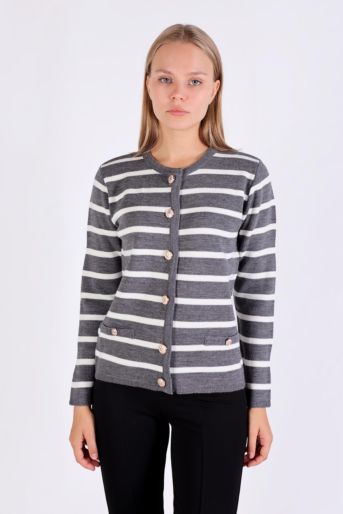 Gri Çizgili Kısa Düğme Detay Hırka 557 - 1