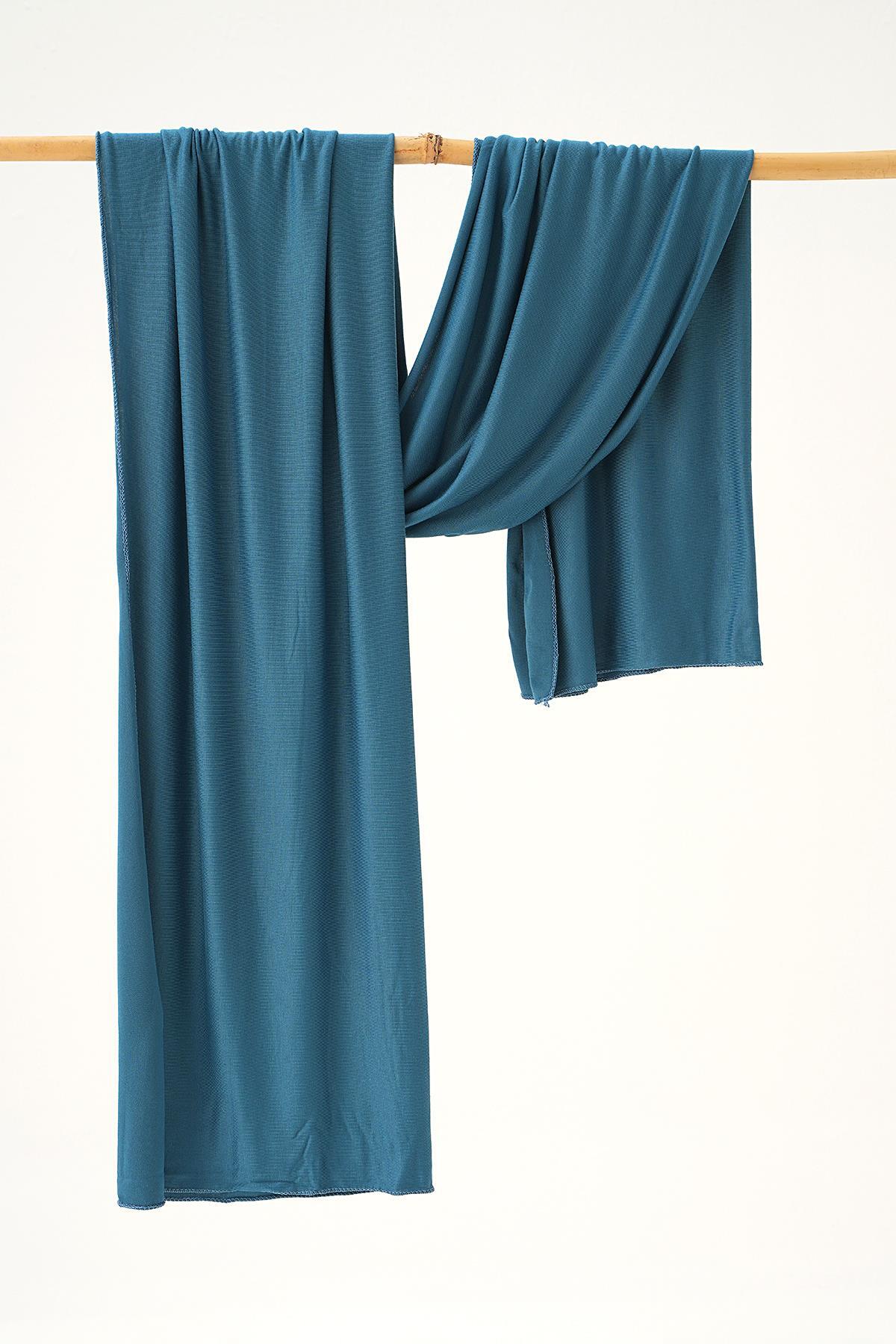 5670 Penye Şal Petrol 