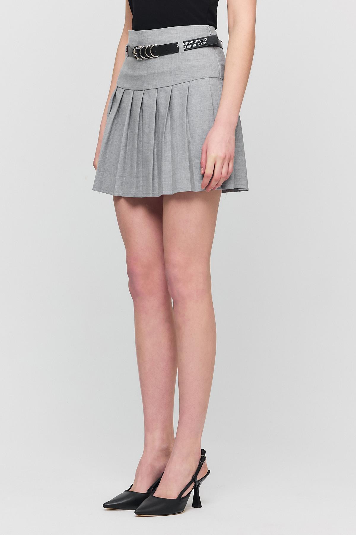 6024 Yazı Kemerli Şortlu Etek Açık Gri - 6