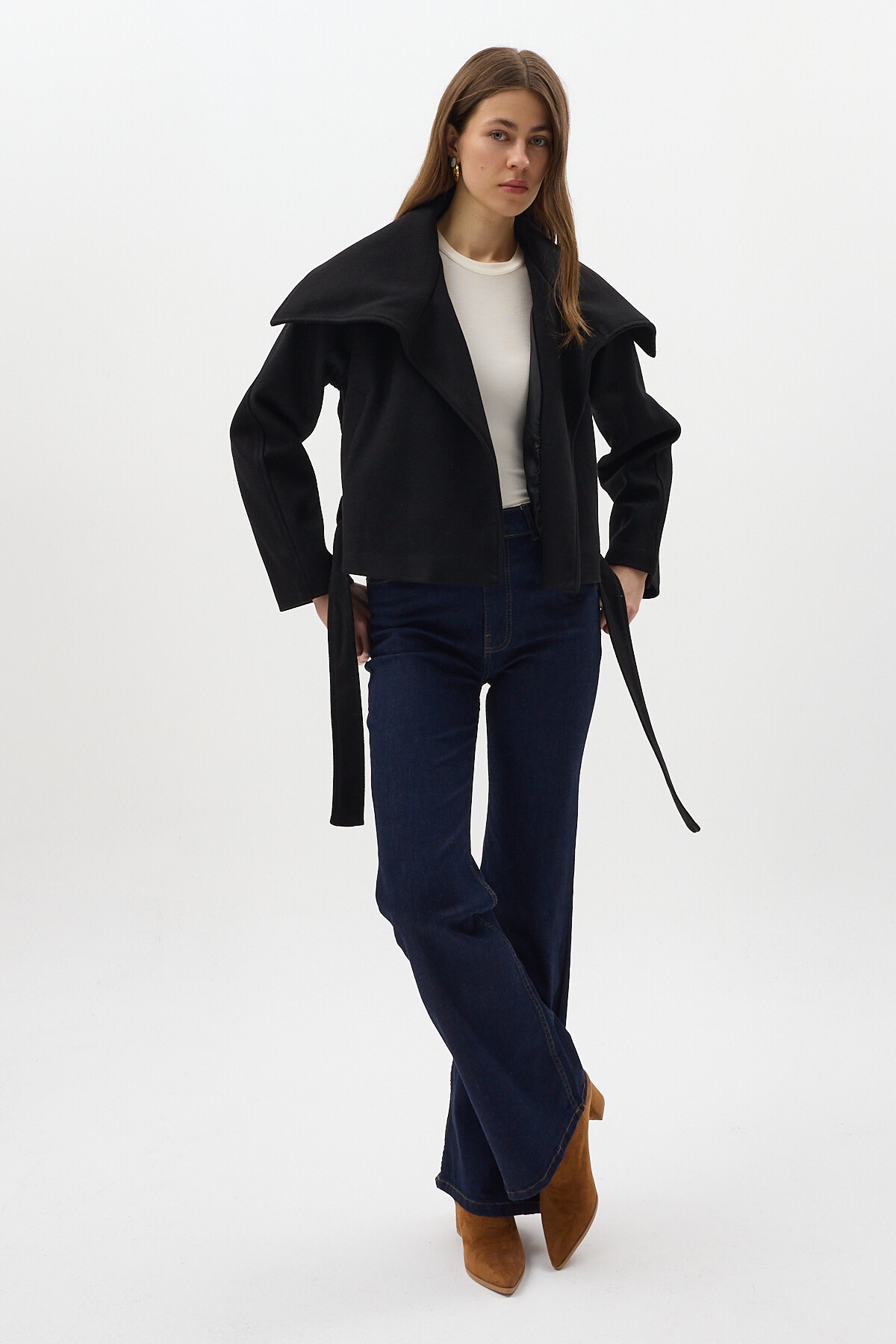 Siyah Geniş Dökümlü Yaka Kuşaklı Kısa Kadın Kaban 60566 - 3