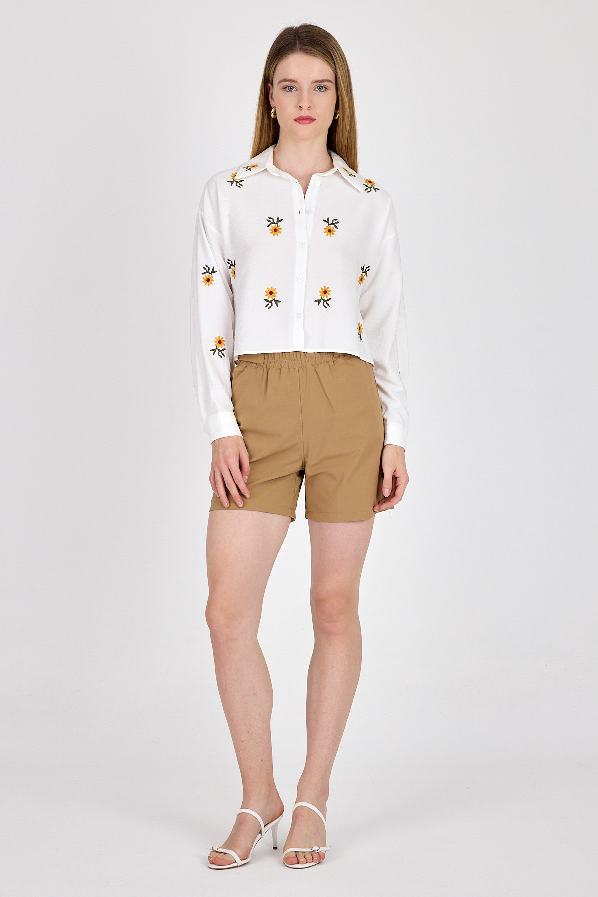 Beyaz Çiçek Nakışlı Gömlek 6232 - 3