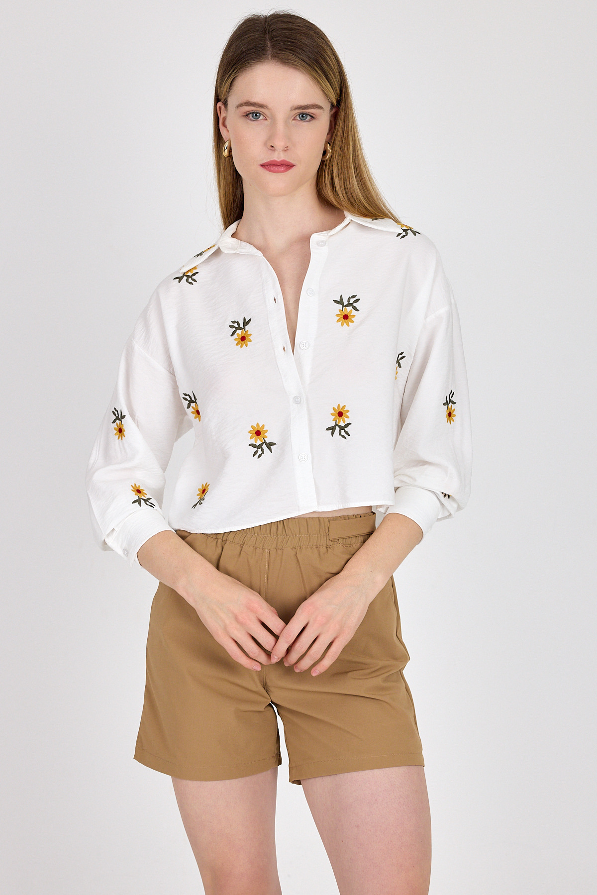 Beyaz Çiçek Nakışlı Gömlek 6232 - 7