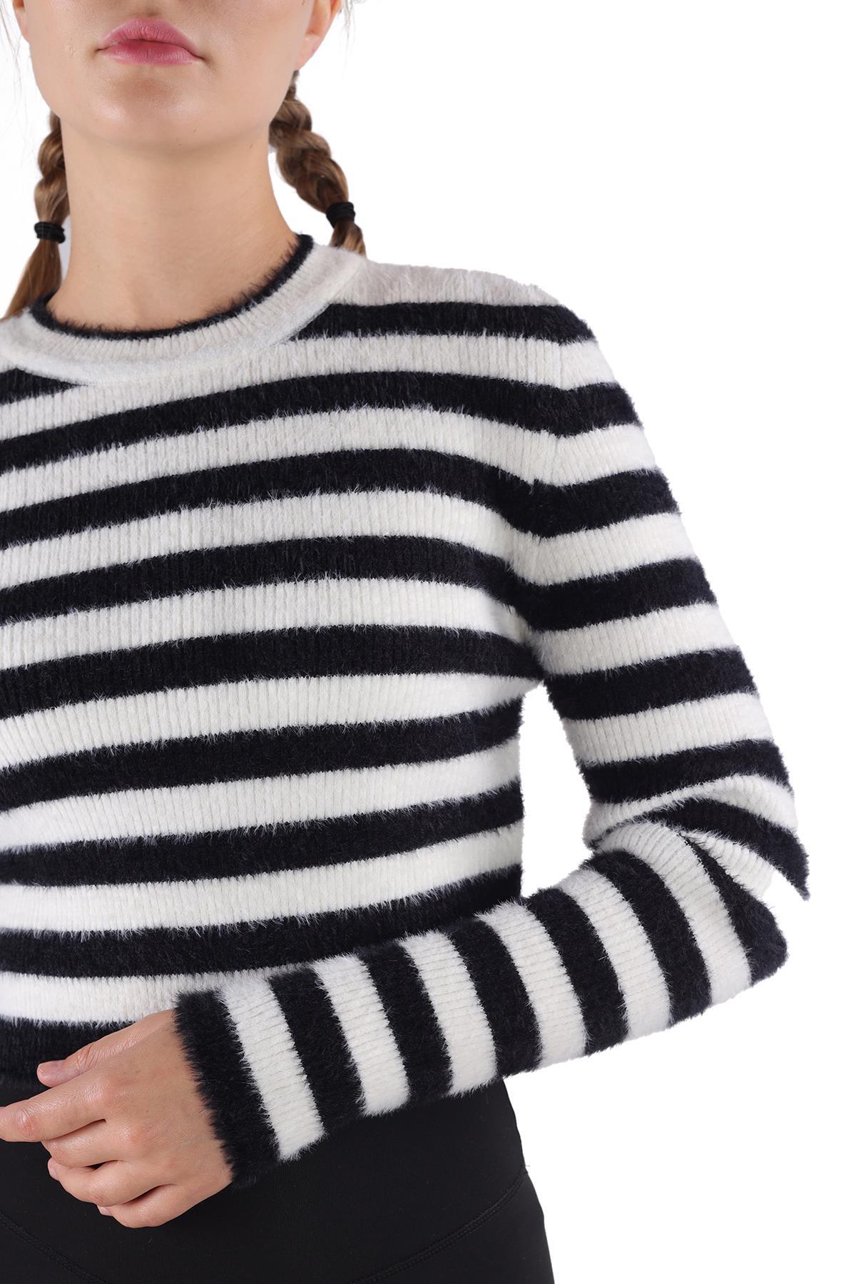 Ekru Çizgili Sakallı Yumoş Kazak 6618 - 7