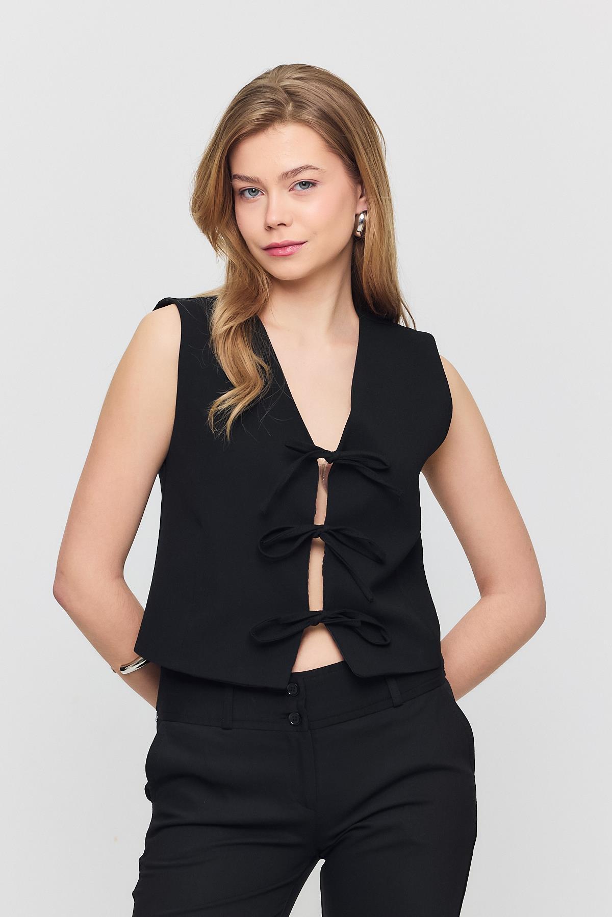 Siyah Bağcıklı Sıfır Kol Yelek 6645 - 6