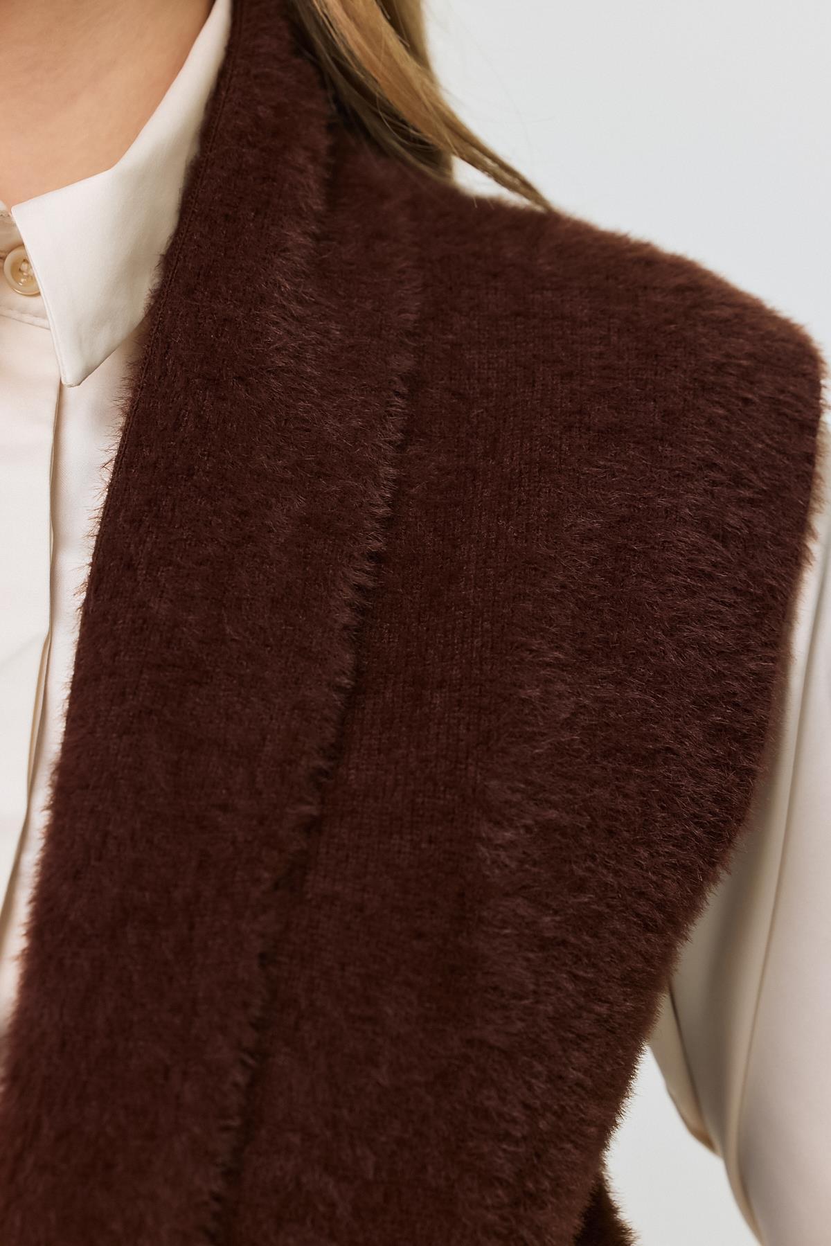 6670 Yumoş Yelek Kahve - 4