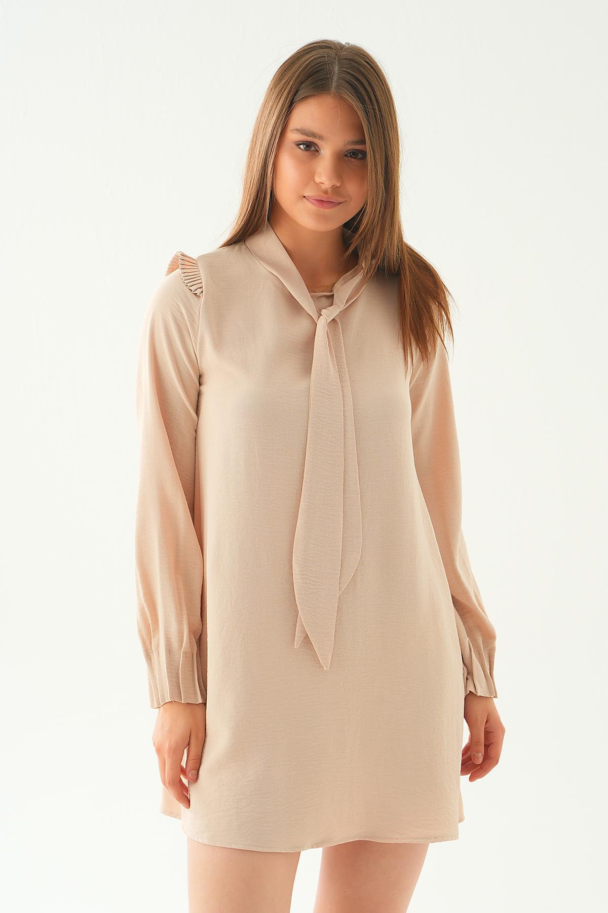 Bej Omuz Fırfırlı Fiyonklu Tunik 6796A - 1