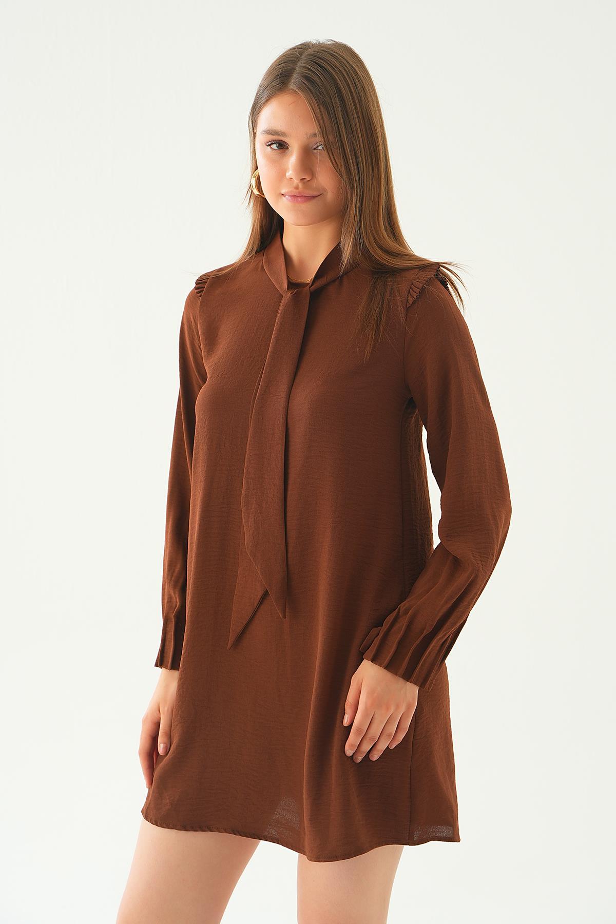 Kahve Omuz Fırfırlı Fiyonklu Tunik 6796A - 1