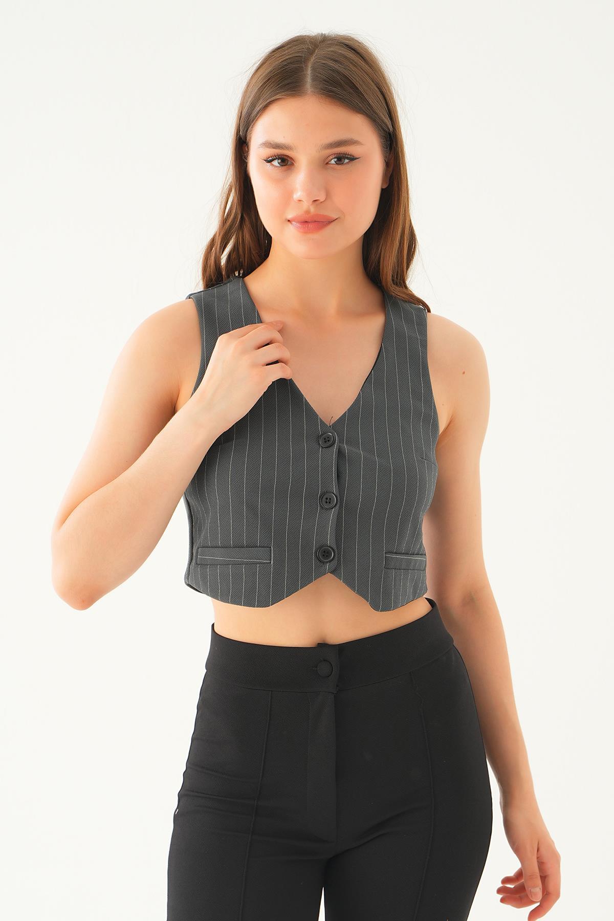 6879A Düğme Detay Çizgili Yelek Füme 