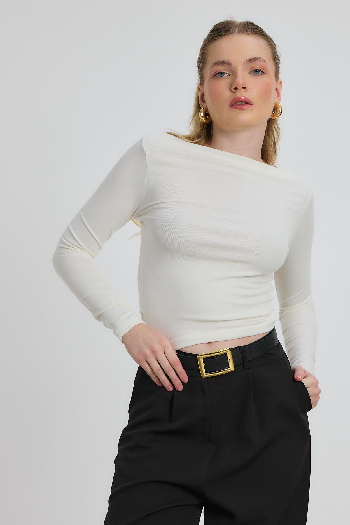 6893 Yanları Büzgülü Bluz Ekru - 3