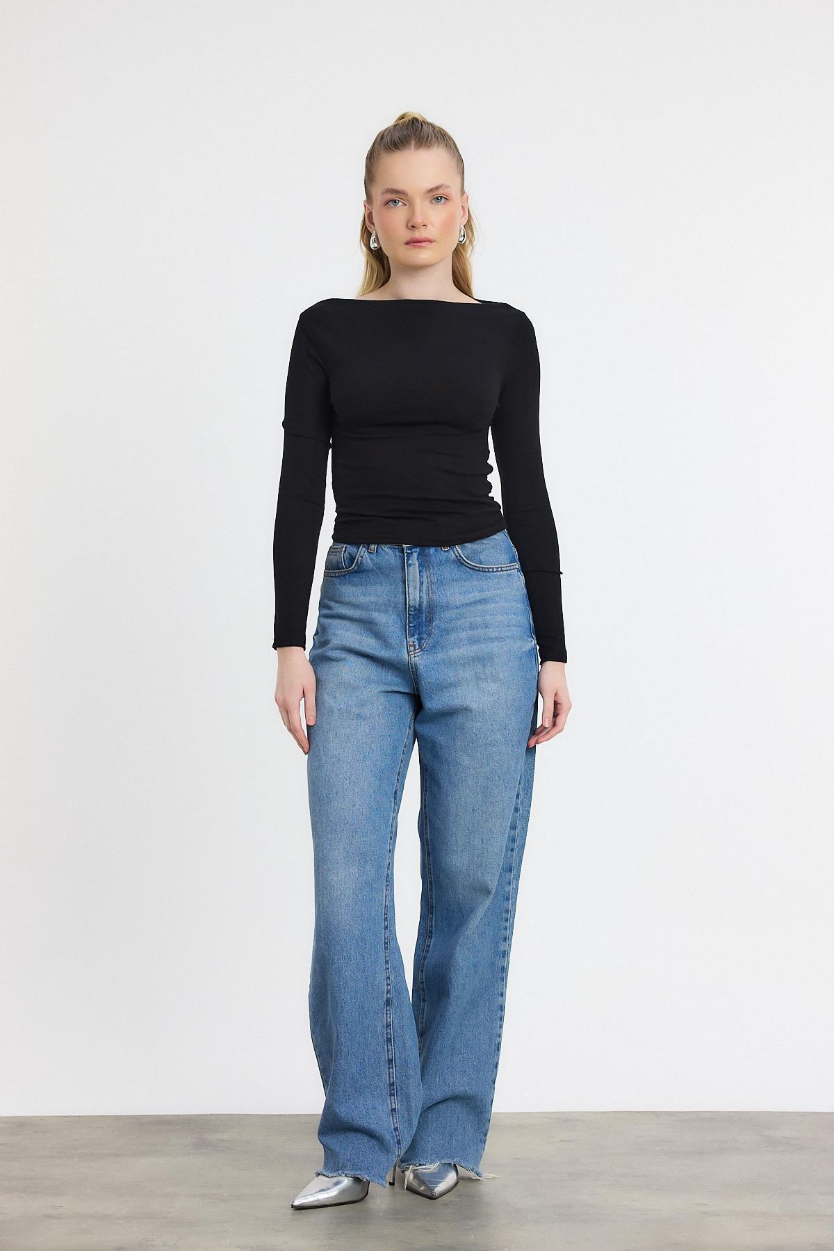 Siyah Yanları Büzgülü Bluz 6893 - 2