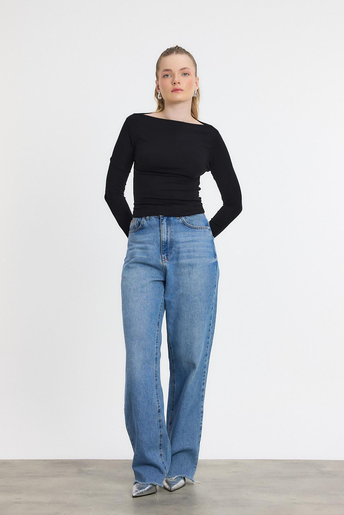 Siyah Yanları Büzgülü Bluz 6893 - 7