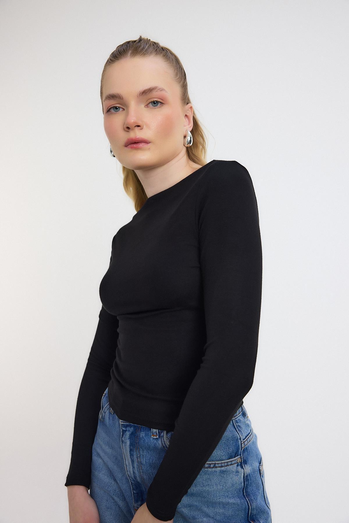 Siyah Yanları Büzgülü Bluz 6893 - 8