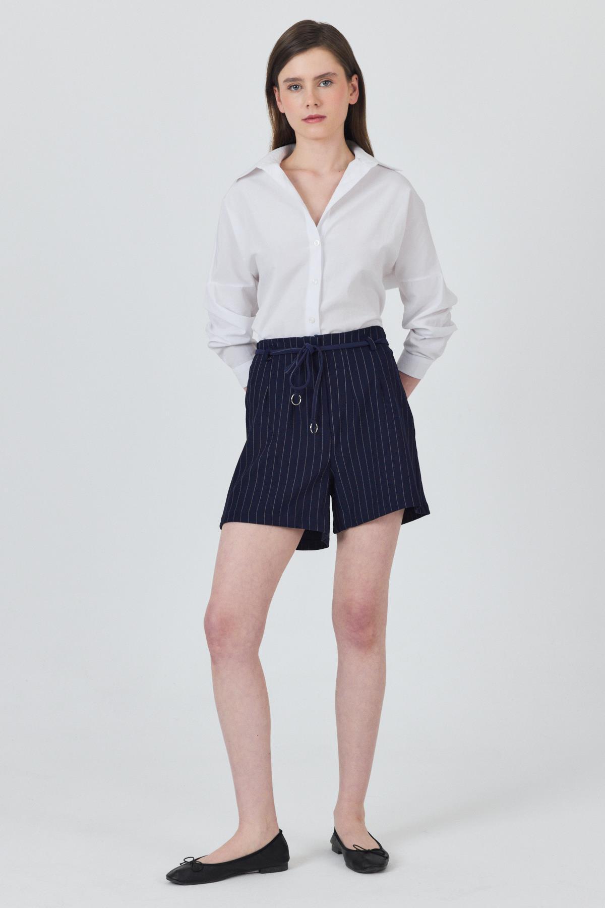 Laci Çizgili Yüksek Bel Kemer Detaylı Mini Şort 6928A - RAYS