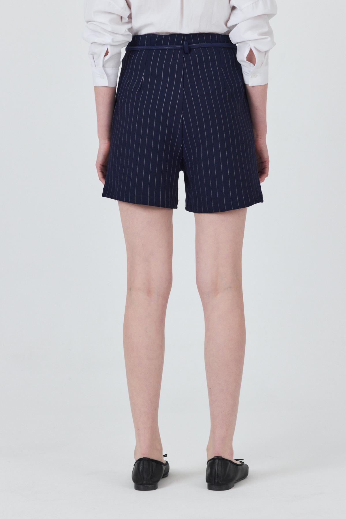 Laci Çizgili Yüksek Bel Kemer Detaylı Mini Şort 6928A - 5