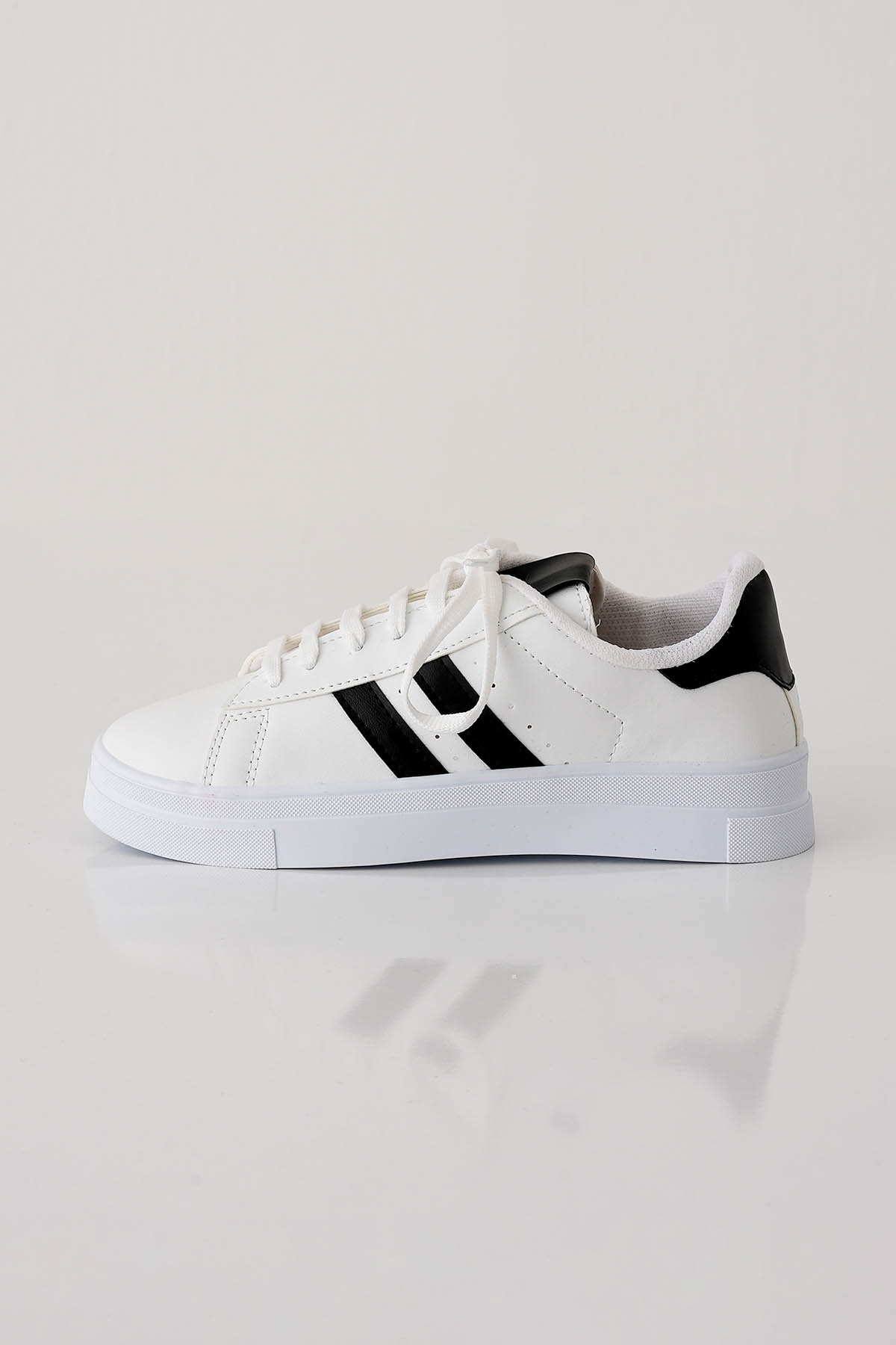 7032 Çizgili Ayakkabı Beyaz-Siyah - 1