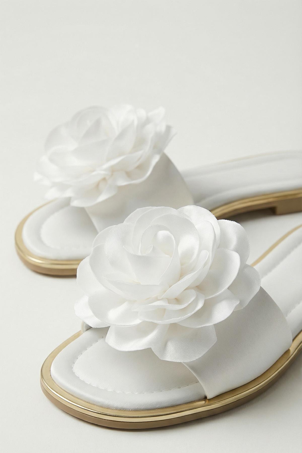 Beyaz Çiçek Detay Terlik 7043 - RAYS (1)