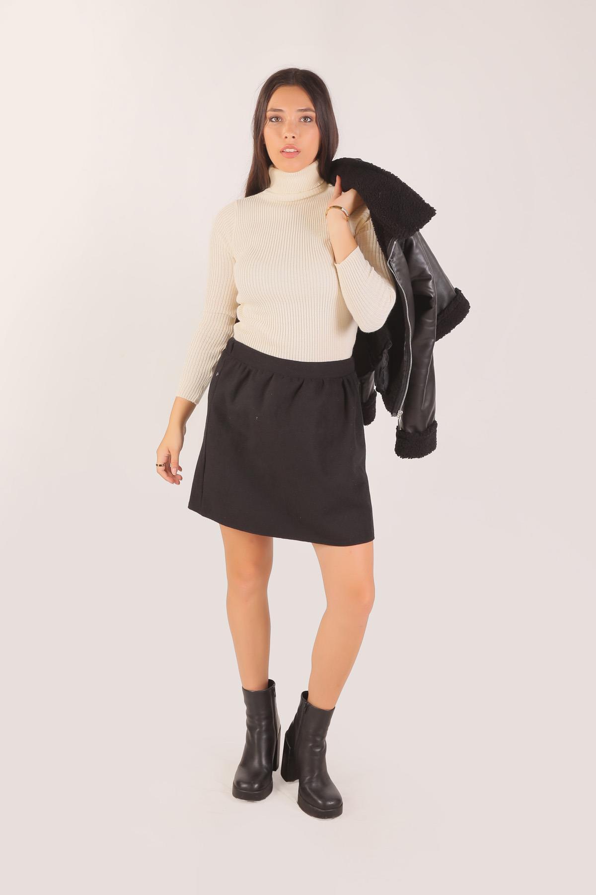 Siyah Kısa Etek 7079A - 2