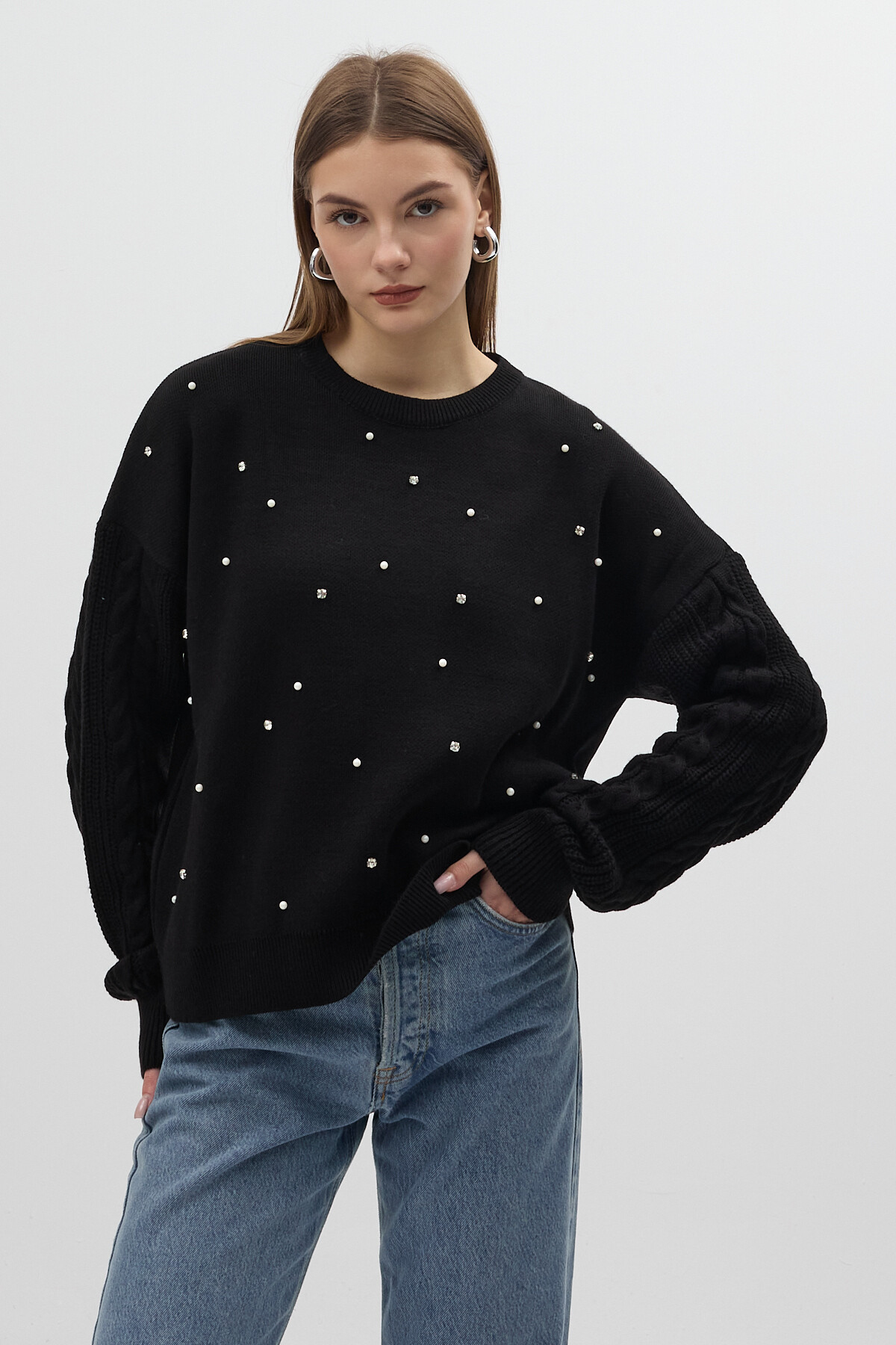 Siyah İnci ve Taş Detaylı Örgü Kollu Bisiklet Yaka Kadın Kazak 7115 