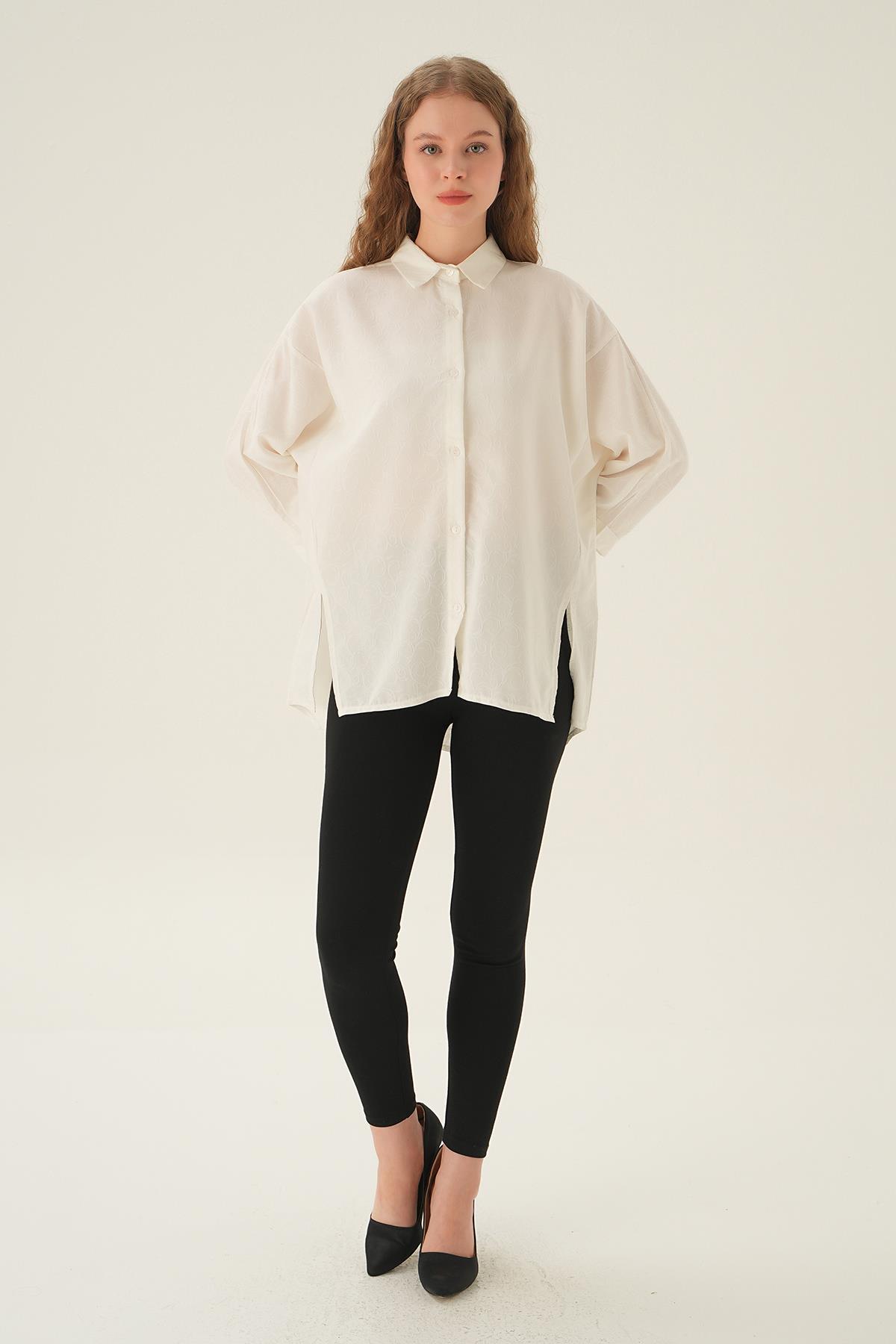 Beyaz Yırtmaç Detay Gömlek 71426 - 2