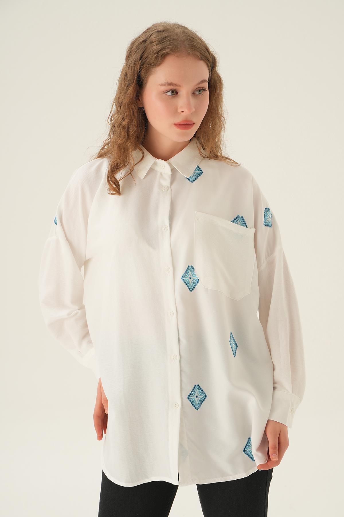 Beyaz Cepli Oversize Nakış Detay Gömlek 71481 - 1