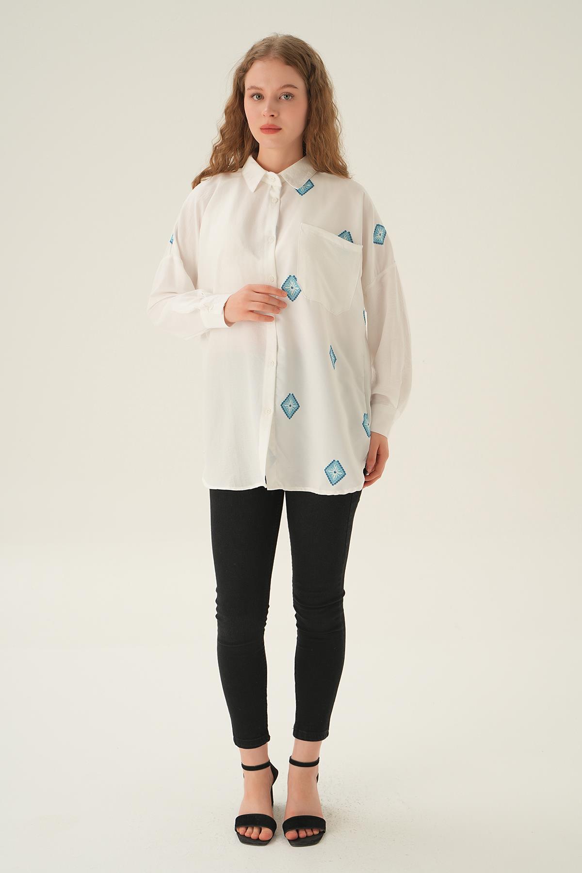 Beyaz Cepli Oversize Nakış Detay Gömlek 71481 - 2