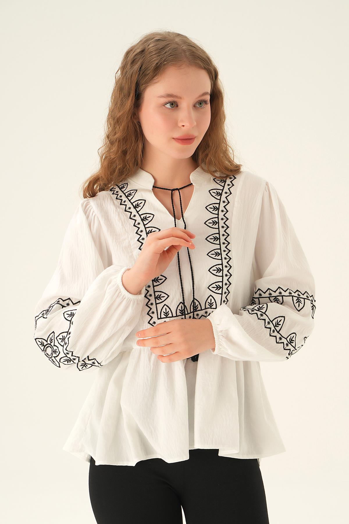 71484 Nakış Detay Bluz Beyaz - 1