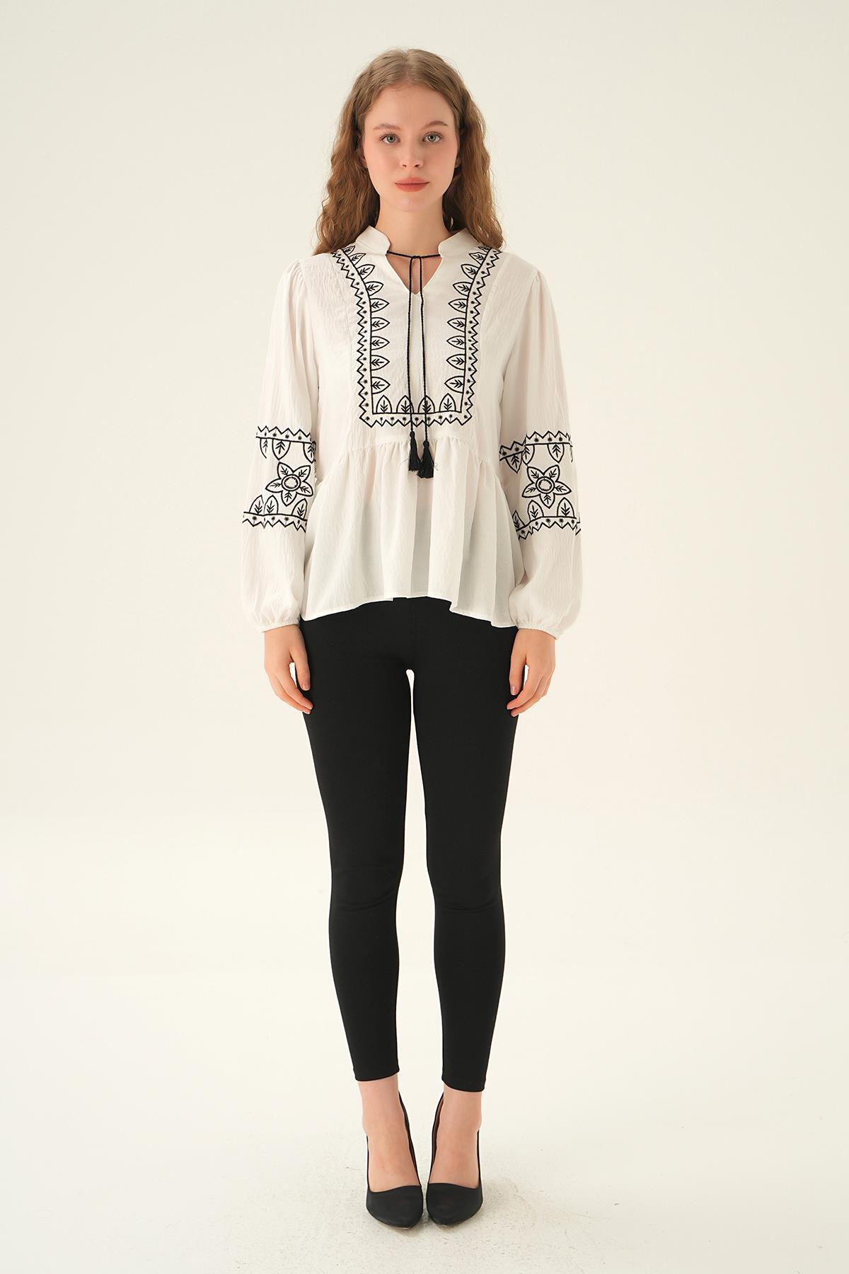 Beyaz Nakış Detay Bluz 71484 - 6