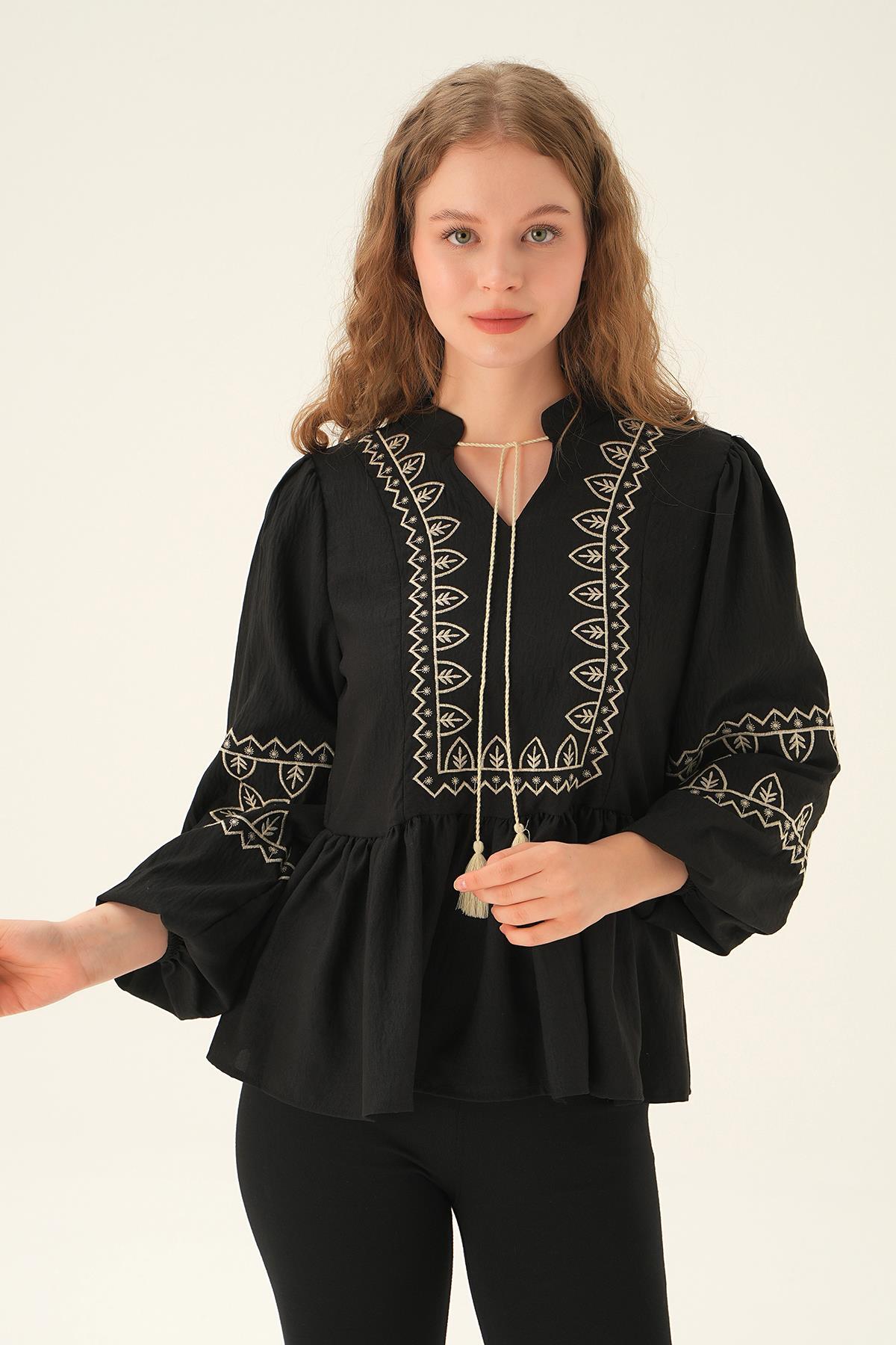 Siyah Nakış Detay Bluz 71484 - 1