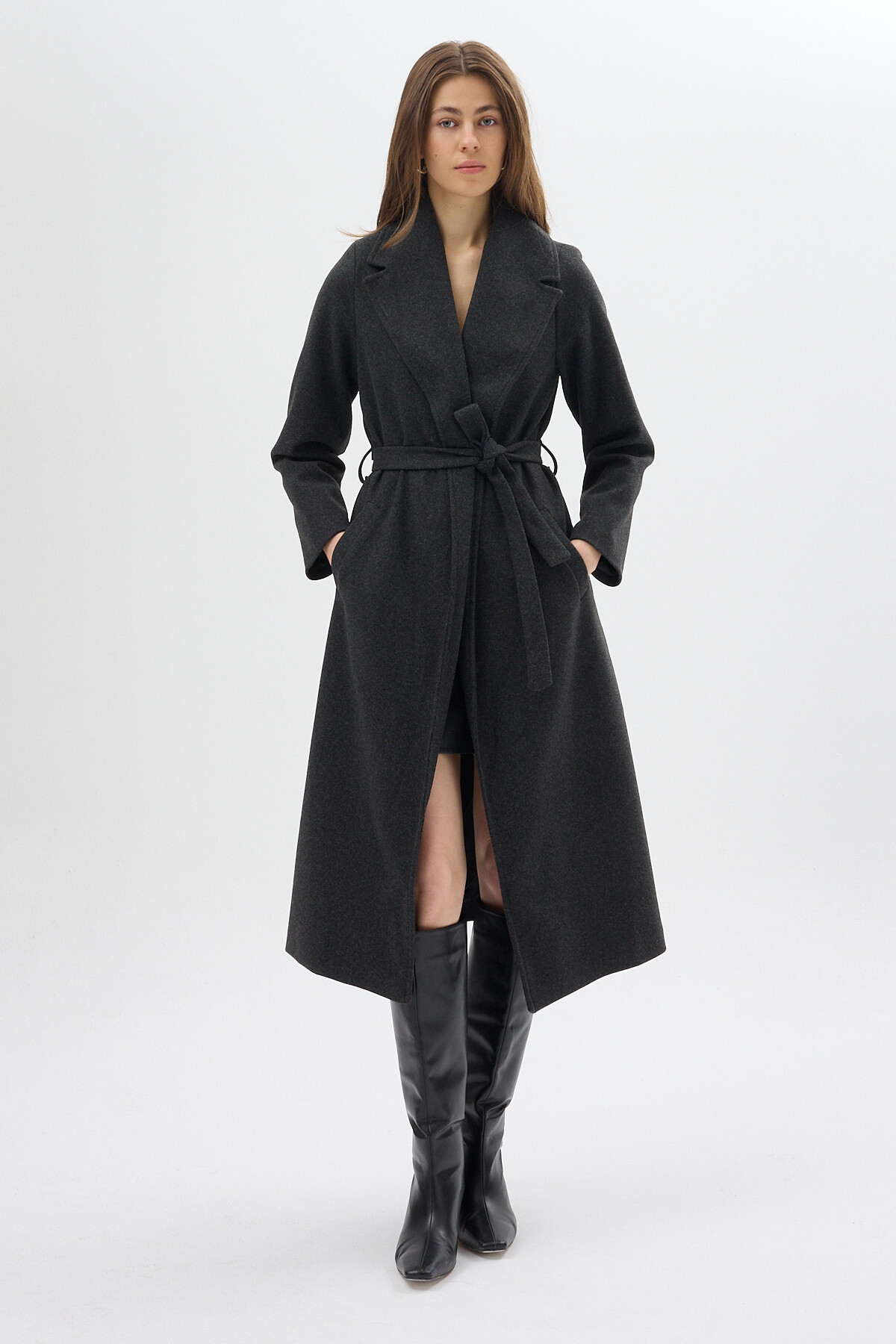 Antrasit Kuşaklı Uzun Astarlı Kadın Kaban 7242A - RAYS