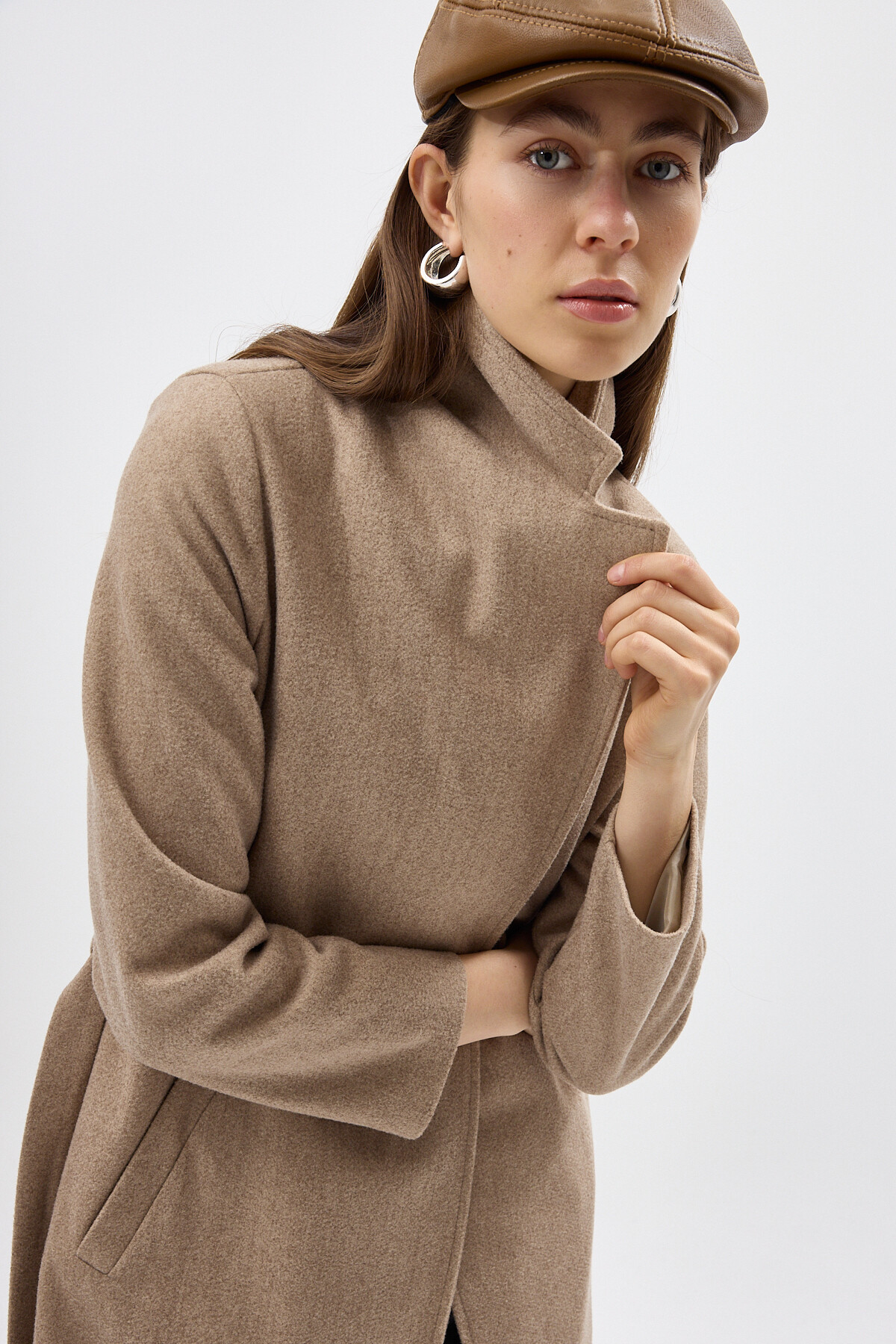 Bej Kuşaklı Uzun Astarlı Şal Yaka Kadın Kaban 7242A - 6