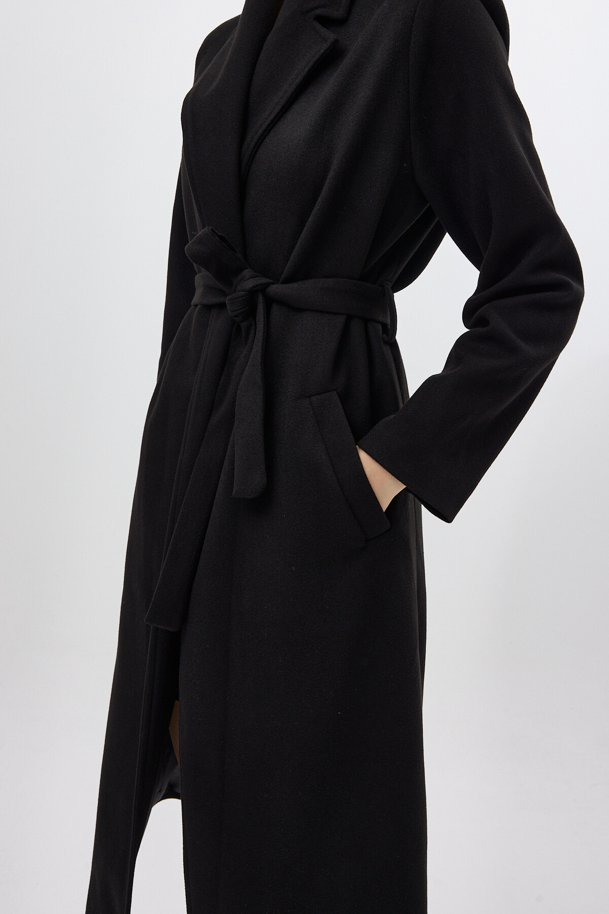 Siyah Kuşaklı Uzun Astarlı Kadın Kaban 7242A - 4