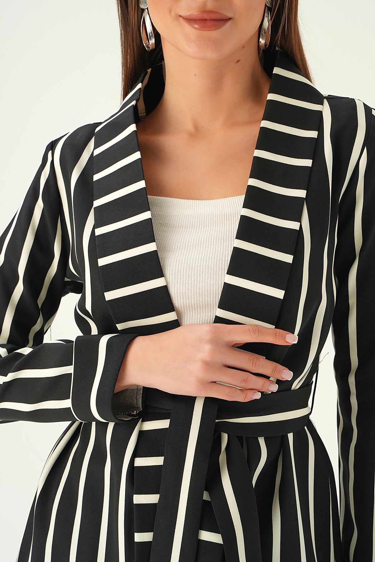 Siyah Kemerli Uzun Ceket 7274A - 3