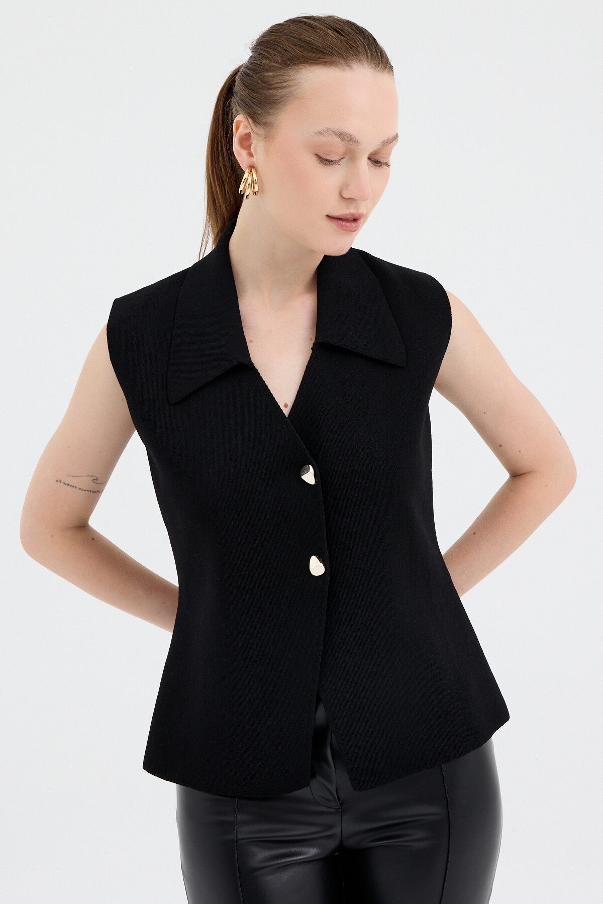 Siyah Yaka Detaylı Düğmeli Triko Kadın Yelek 7355 - RAYS