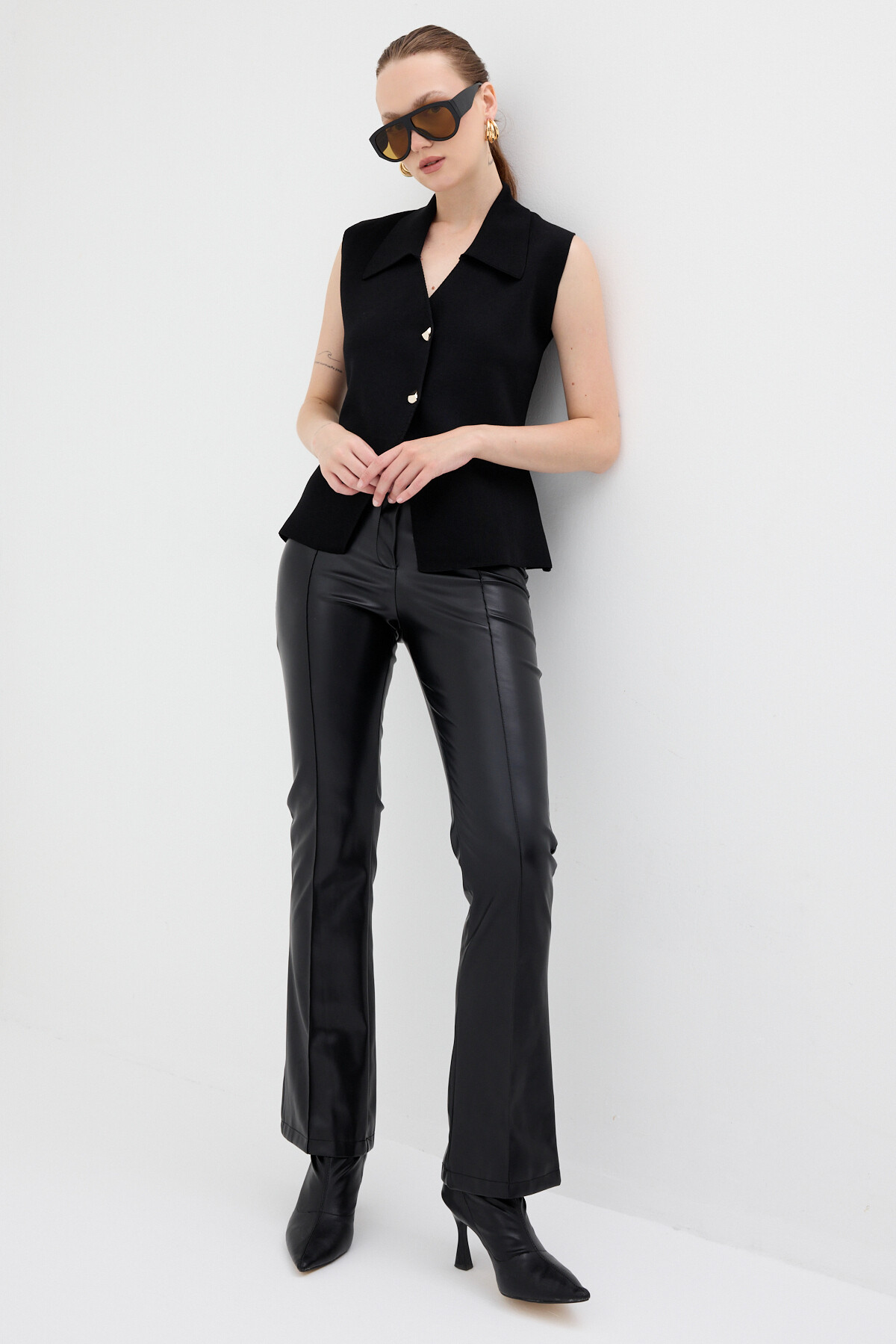 Siyah Yaka Detaylı Düğmeli Triko Kadın Yelek 7355 - 7