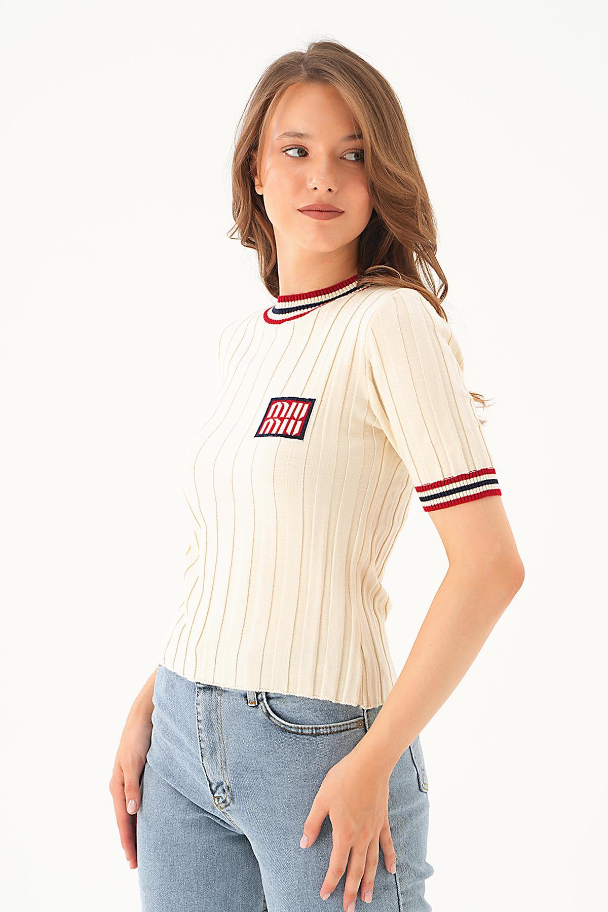 Krem Kol Şerit Detay Tişört 77436 