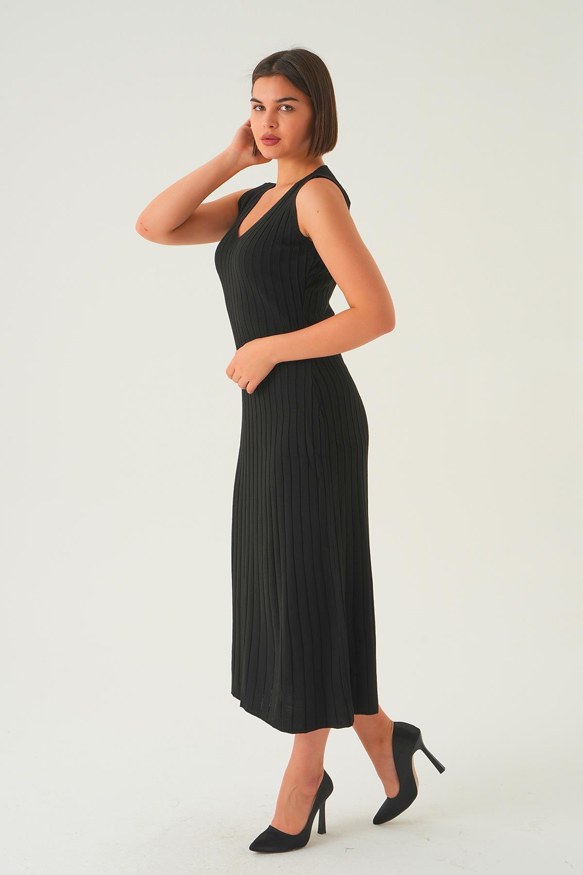 77437 Askılı V Yaka Triko Elbise Siyah - 3